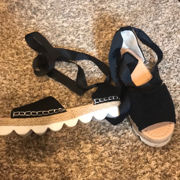 Platforms - Picture 2 of 2